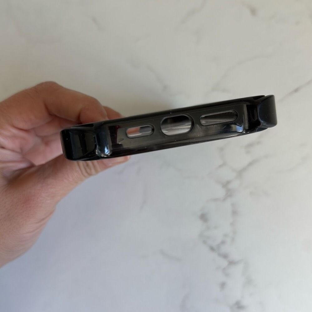 Casetify Bounce Case MagSafe Compatible 15 Pro Max - Picture 6 of 9